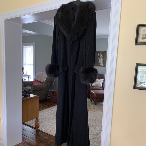 Long Black Coat w/ Fox Trim - Picture 2 of 6